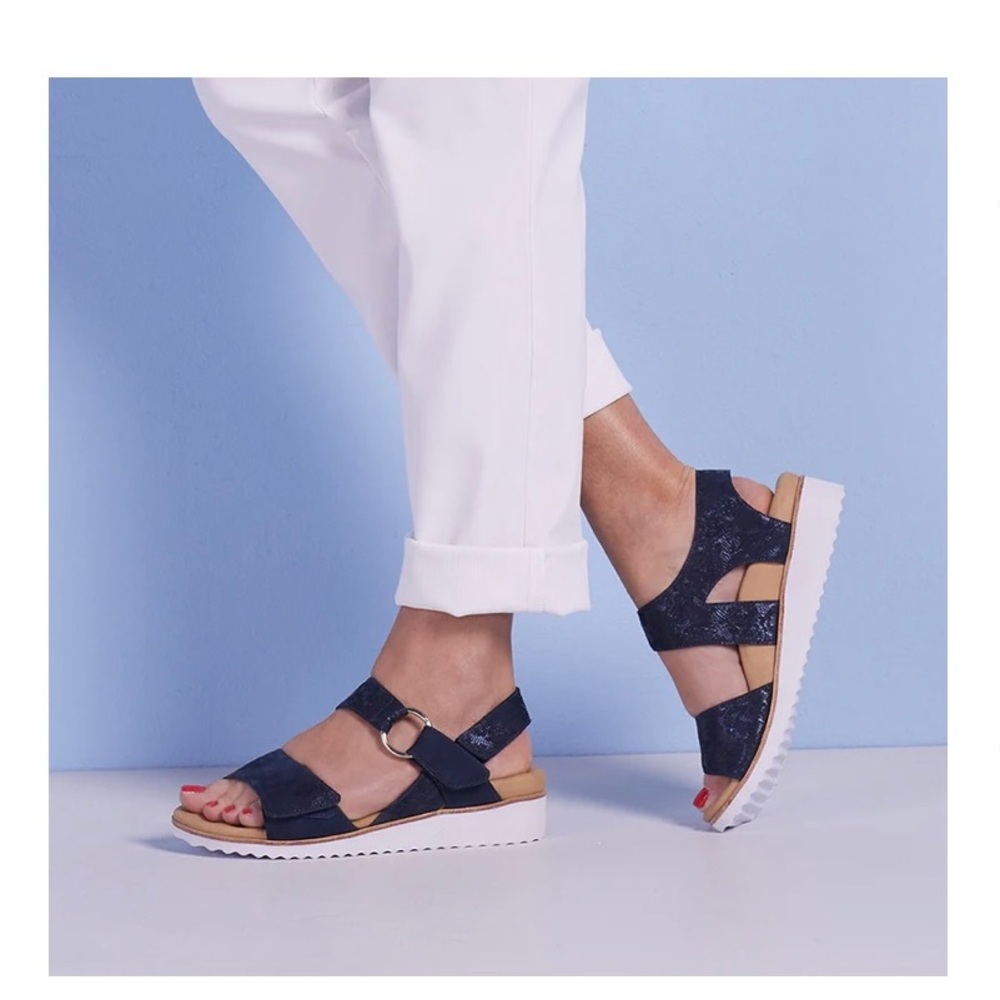 NEW! Walking Cradles Women’s Huntley Navy Metallic Drops Leather Sandals- Size 8